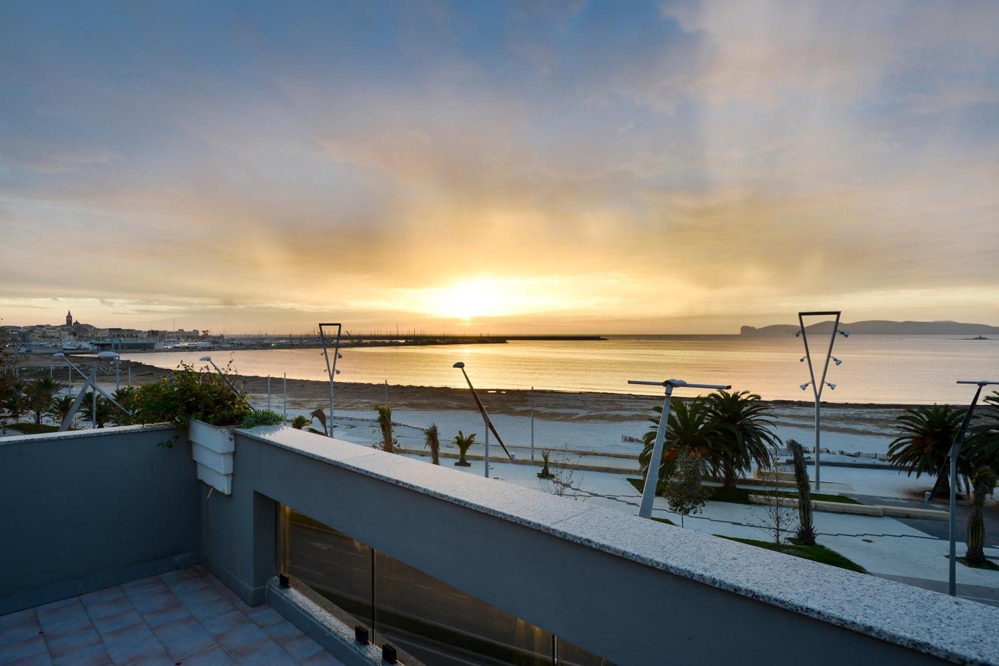 Luxury Garibaldi Apartment Alghero Exterior foto